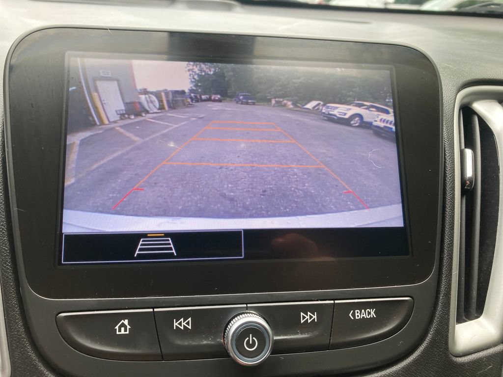 Used 2022 Chevrolet Malibu LT image 24