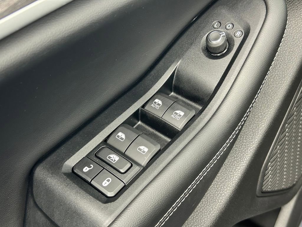 Used 2024 Jeep Grand Cherokee Limited w/ Luxury Tech Group II image 12