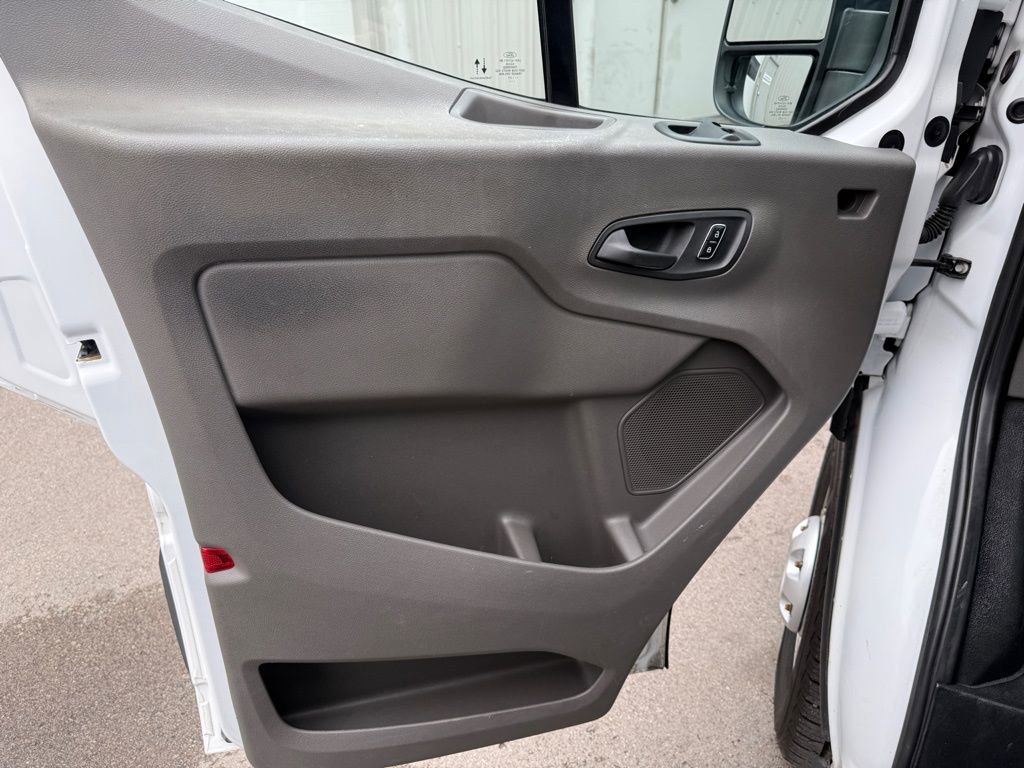 Used 2023 Ford Transit 250 Medium Roof AWD image 10