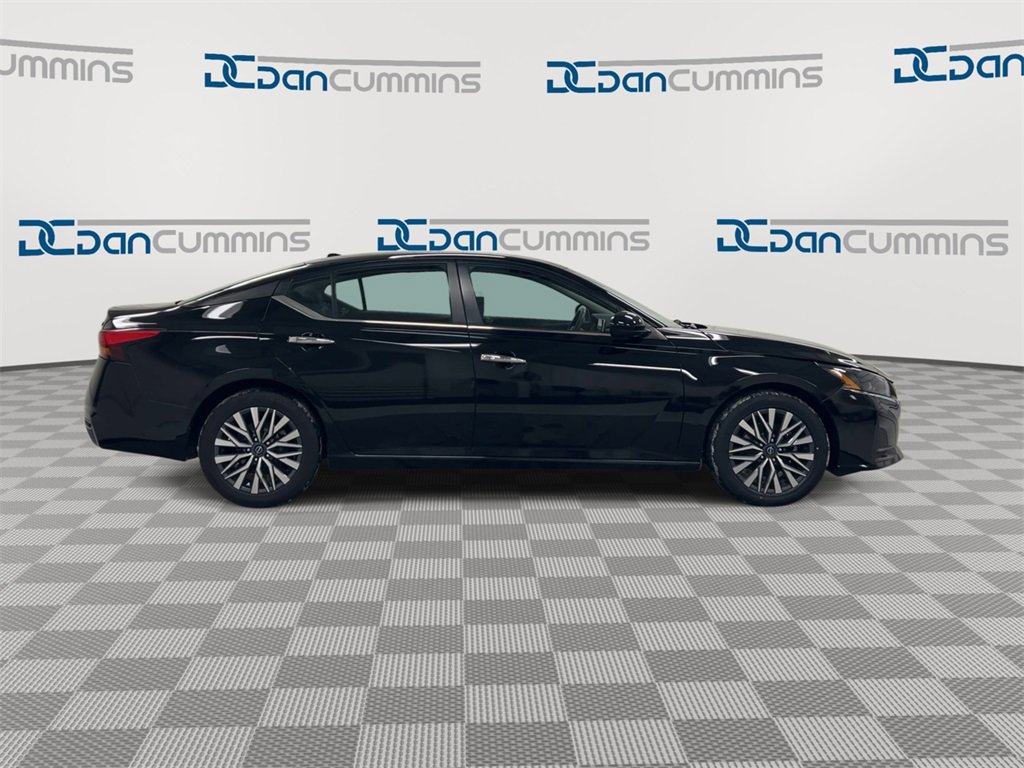 Used 2023 Nissan Altima 2.5 SV image 9