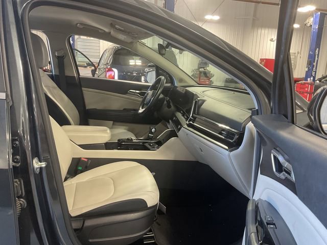 Used 2023 Kia Sportage EX image 12