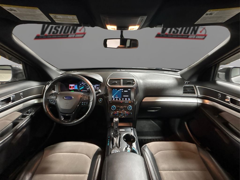 Used 2017 Ford Explorer XLT w/ Equipment Group 202A image 26