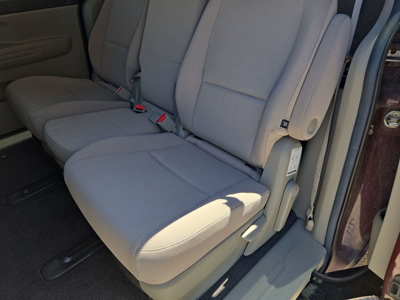 Used 2015 Kia Sedona LX w/ LX Convenience Package FWD image 20