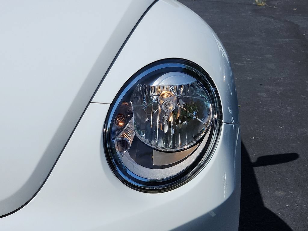 Used 2017 Volkswagen Beetle 1.8T Classic FWD image 15