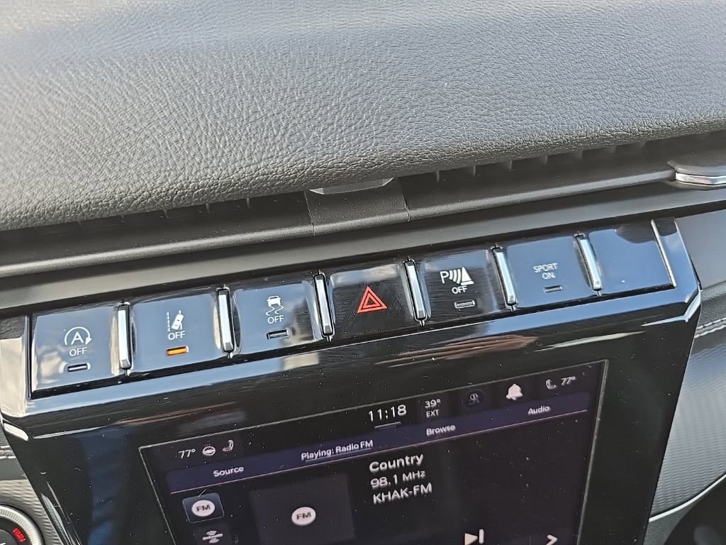 Used 2025 Jeep Grand Cherokee Altitude AWD/4WD image 17