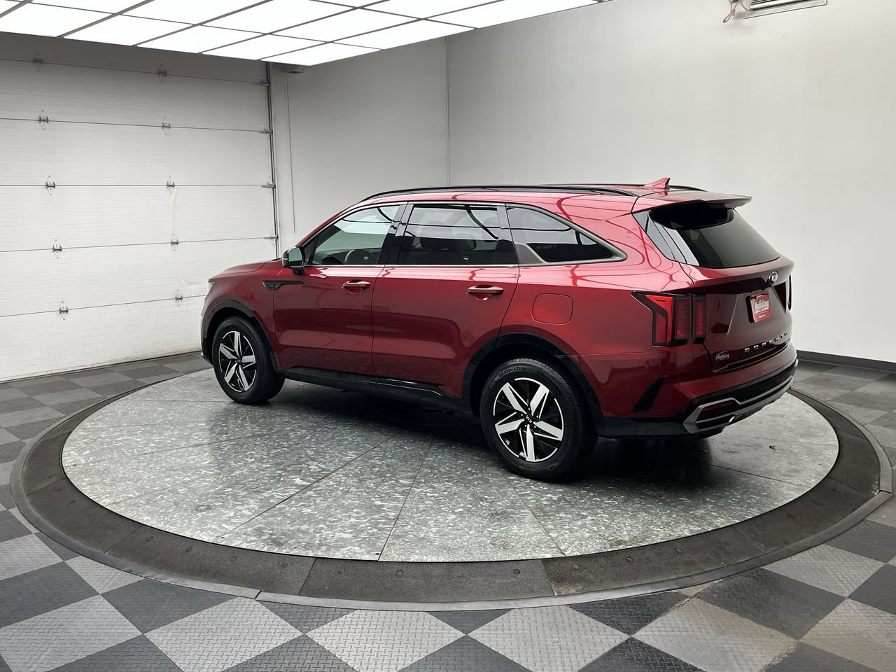 Used 2021 Kia Sorento S FWD image 2