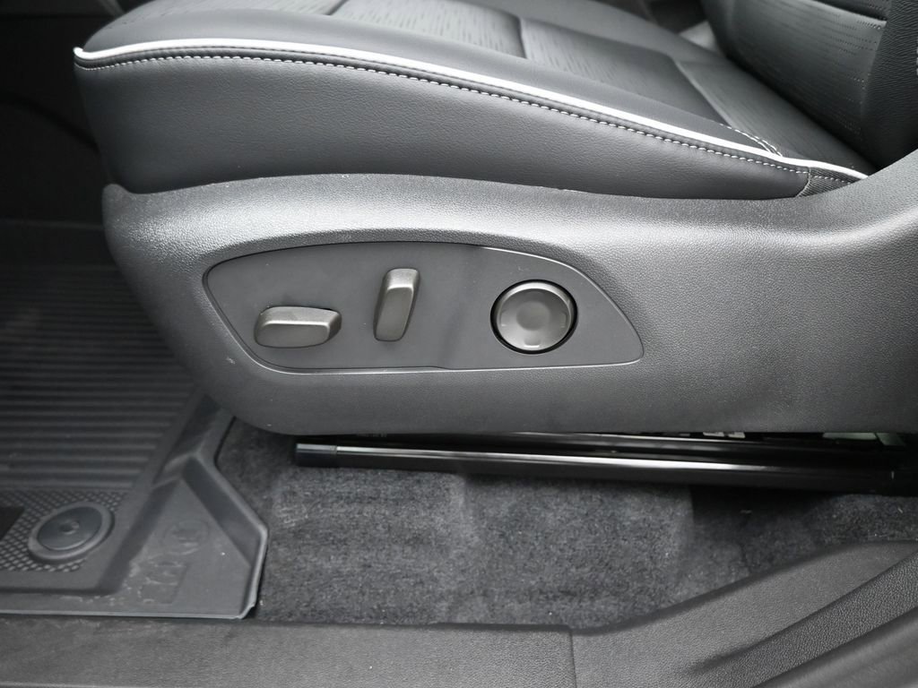 New 2026 Buick Enclave Sport Touring w/ Power Package image 9