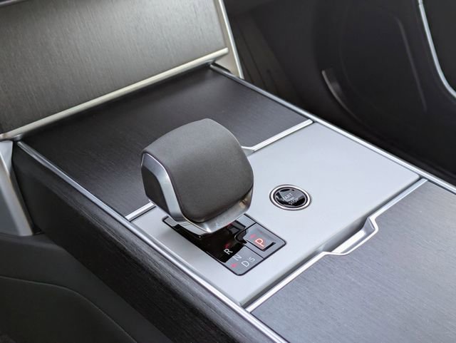 New 2026 Land Rover Range Rover Long Wheelbase SE image 9