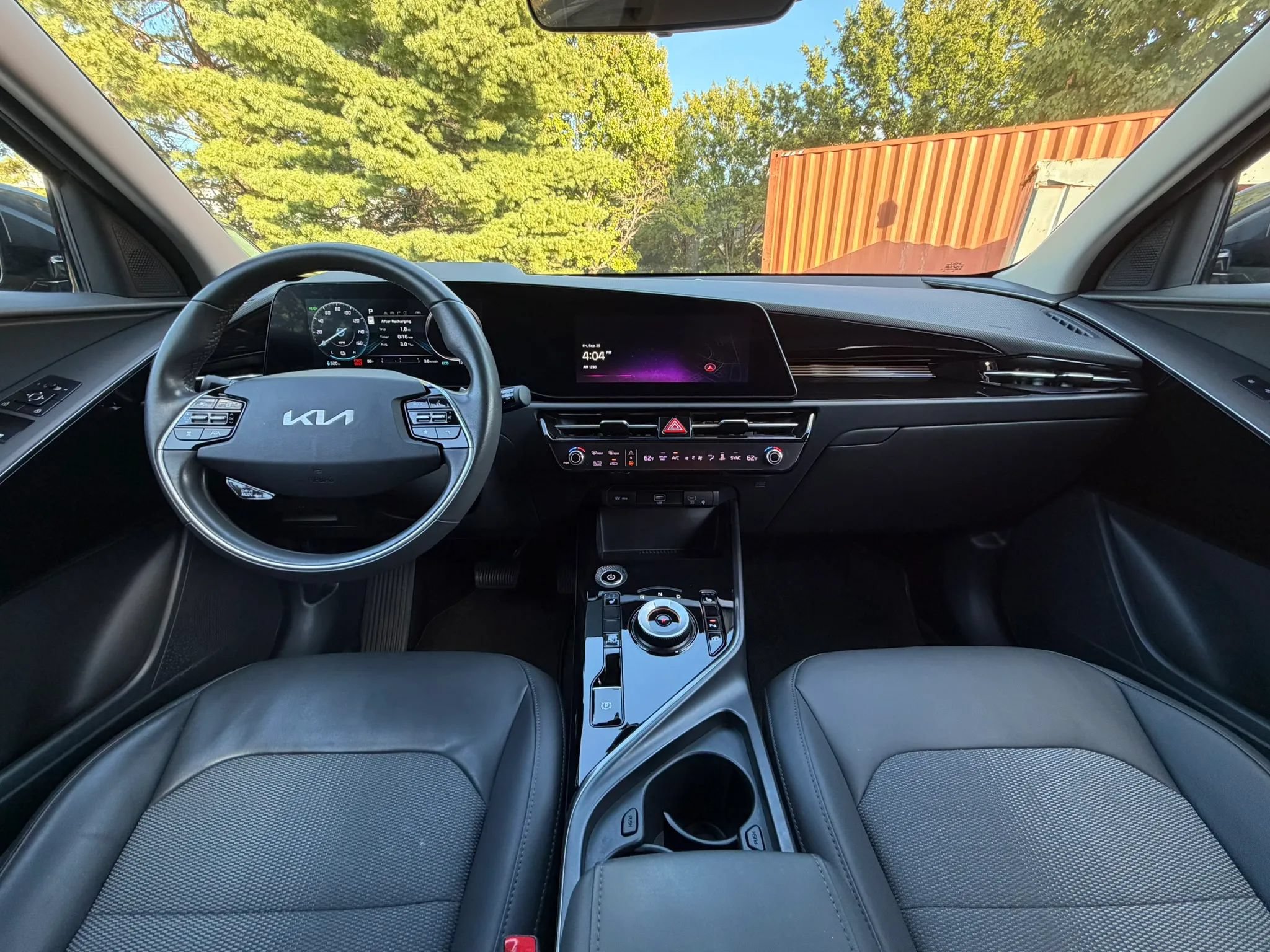 Used 2024 Kia Niro Wind FWD image 2