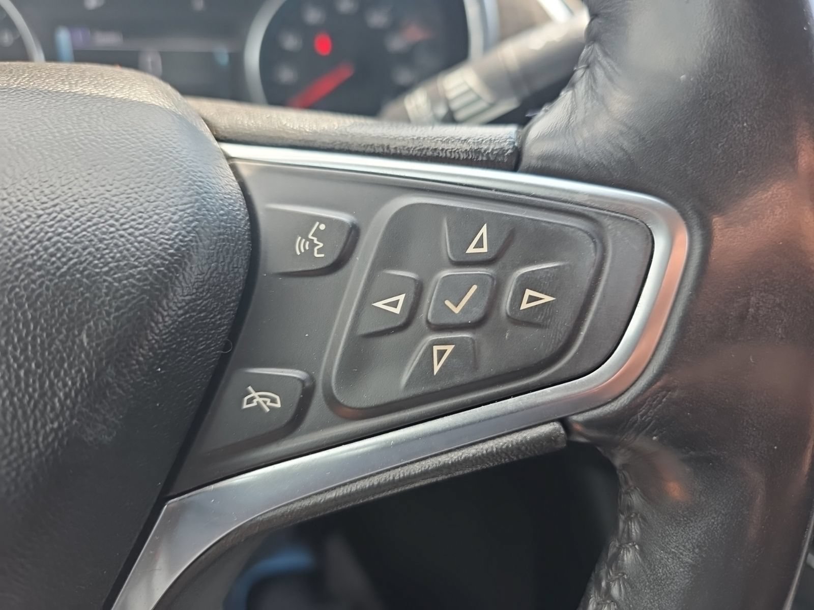Used 2018 Chevrolet Malibu LT FWD image 15