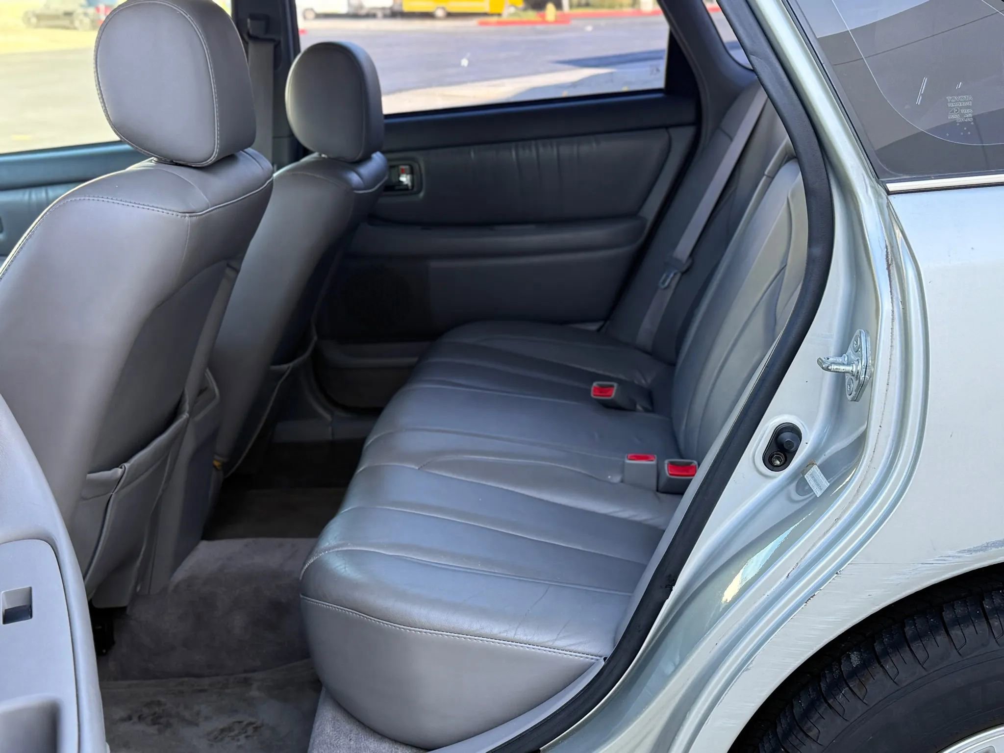 Used 2000 Toyota Avalon XL image 20