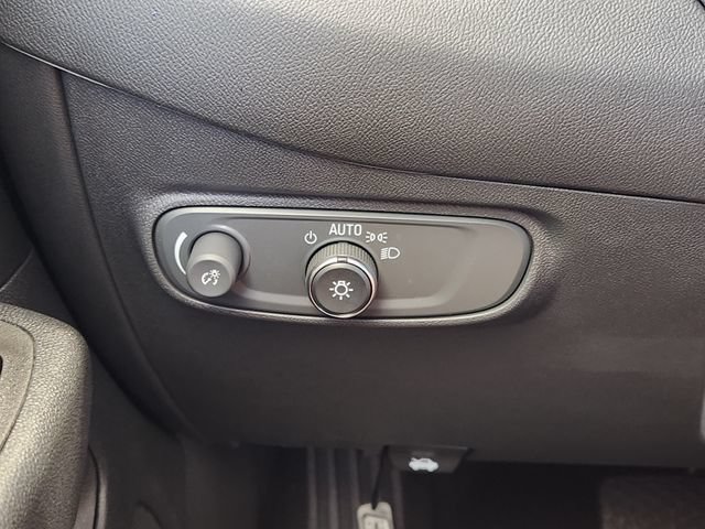 Used 2023 Chevrolet Equinox LT FWD image 23