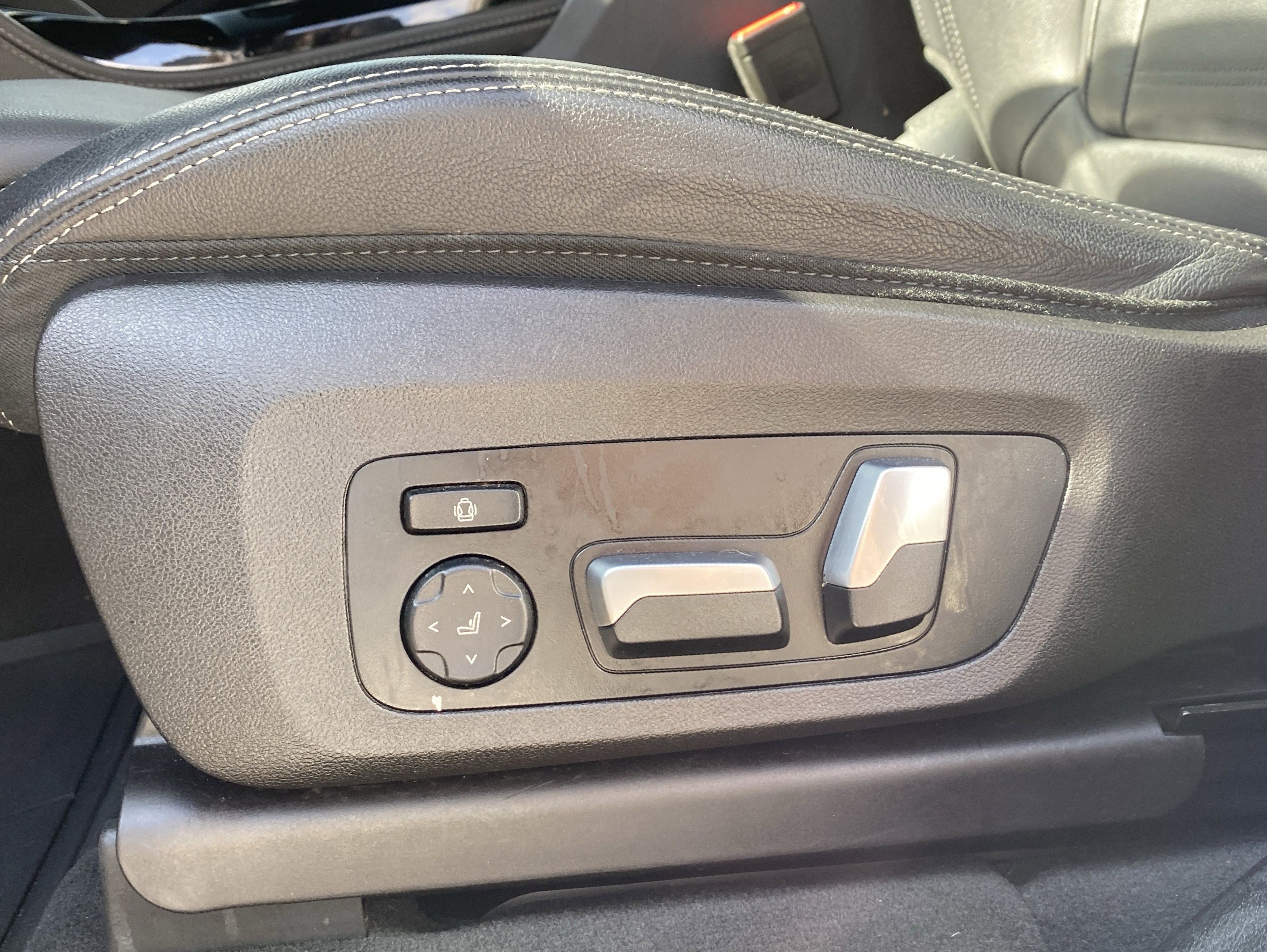 Used 2023 BMW X4 M w/ Executive Package image 36