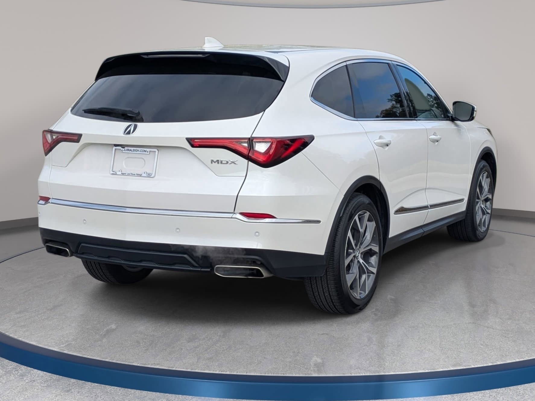 Used 2023 Acura MDX FWD w/ Technology Package image 5