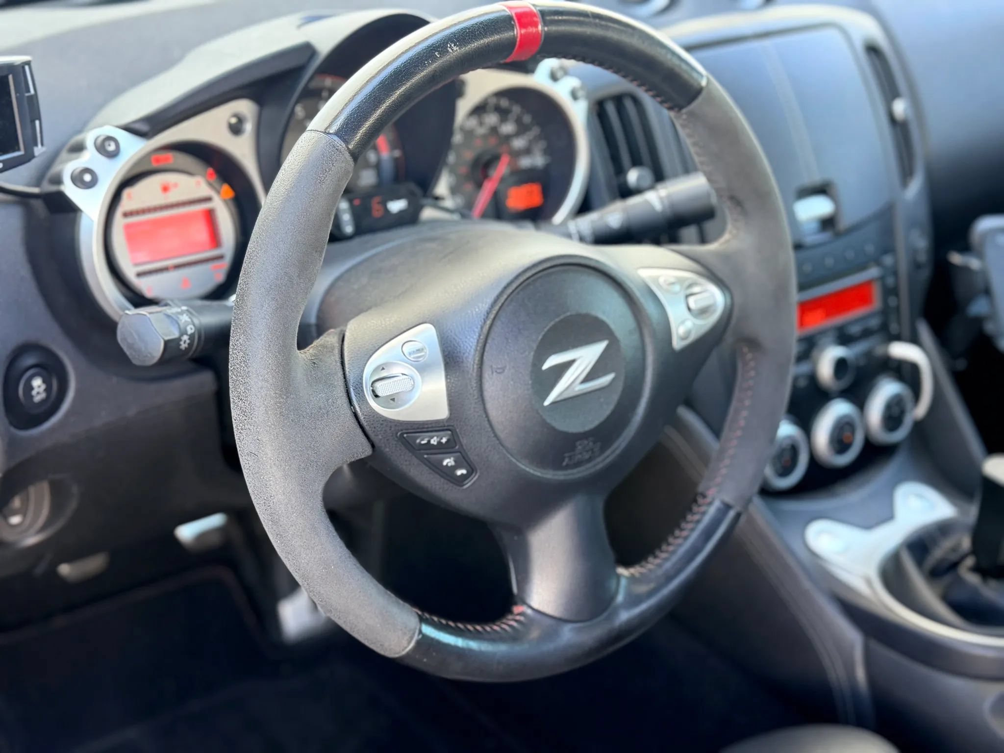 Used 2011 Nissan 370Z Touring w/ Sport Pkg RWD image 15