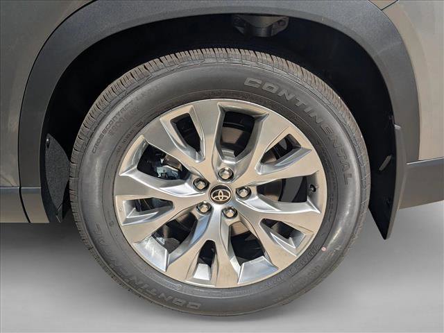 New 2025 Toyota Grand Highlander Limited image 9