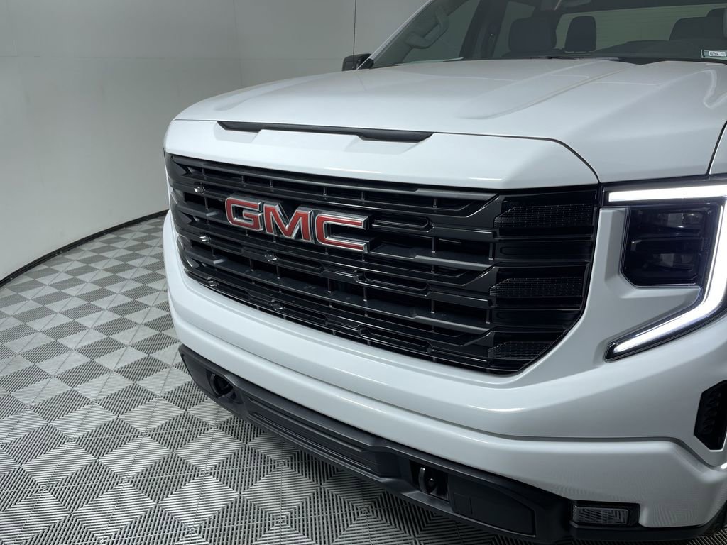 New 2025 GMC Sierra 1500 Elevation image 31