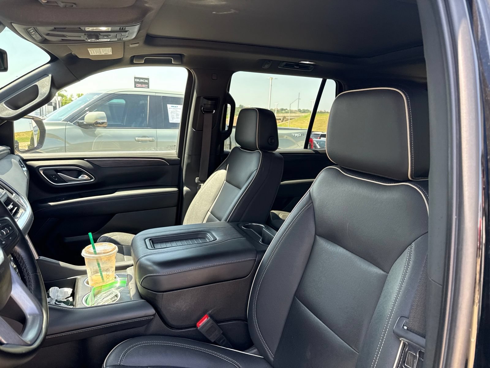 Used 2023 GMC Yukon SLT w/ SLT Premium Package RWD image 19