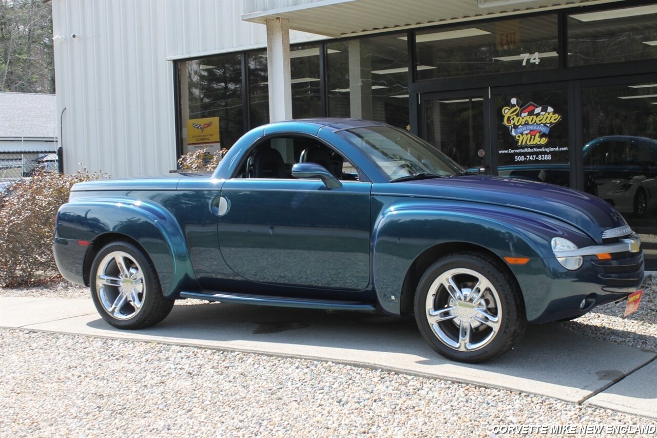 Used 2006 Chevrolet SSR w/ Preferred Equipment Group RWD image 31