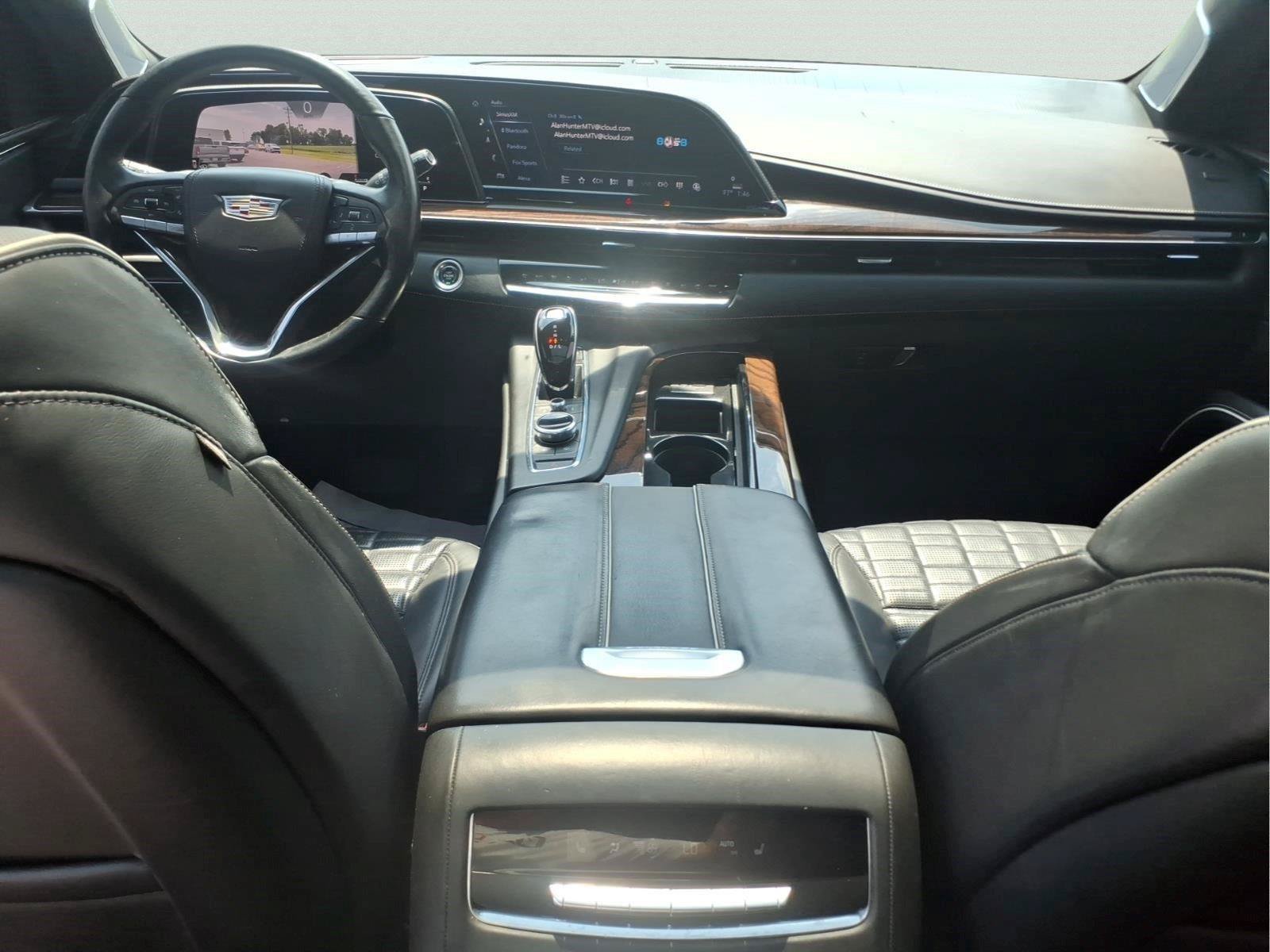 Used 2021 Cadillac Escalade Sport Platinum RWD image 2