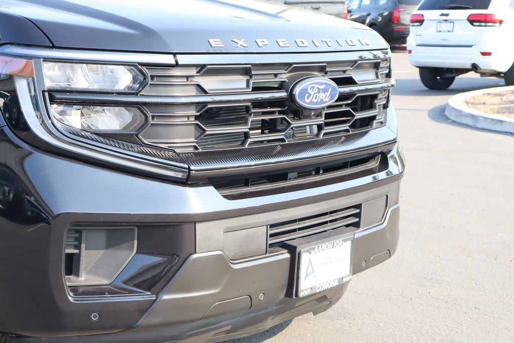 Used 2025 Ford Expedition Max Active AWD/4WD image 9
