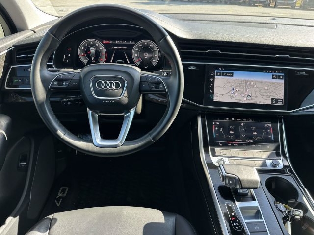Used 2023 Audi Q7 2.0T Premium w/ Convenience Package AWD/4WD image 4