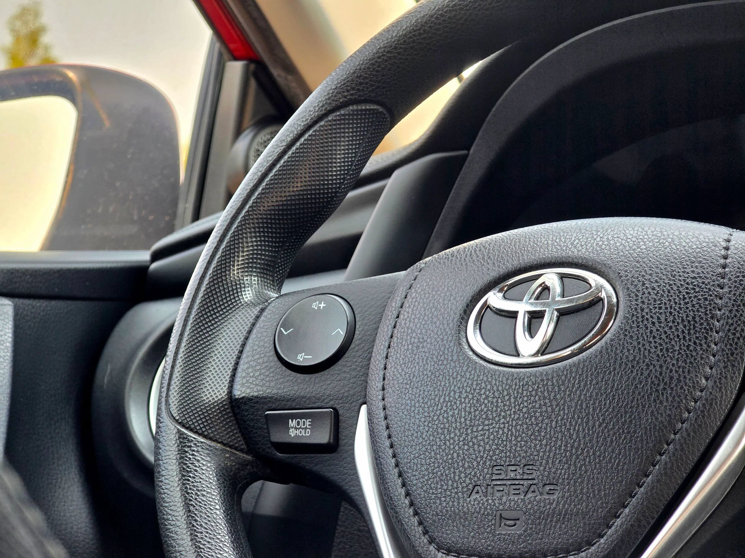 Used 2017 Toyota Corolla LE w/ Carpet Mat Package (TMS) FWD image 21