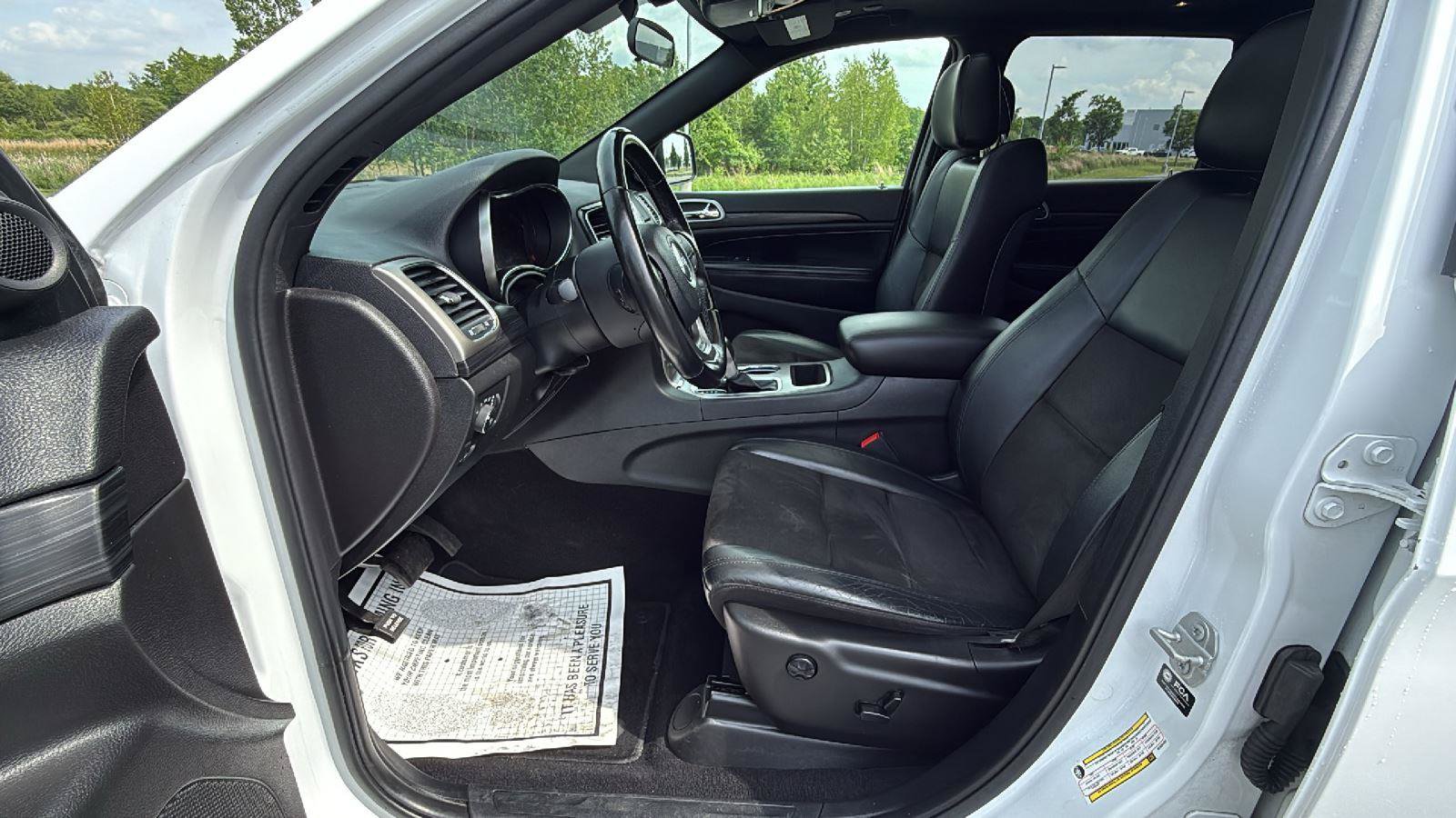 Used 2021 Jeep Grand Cherokee Laredo X AWD/4WD image 25