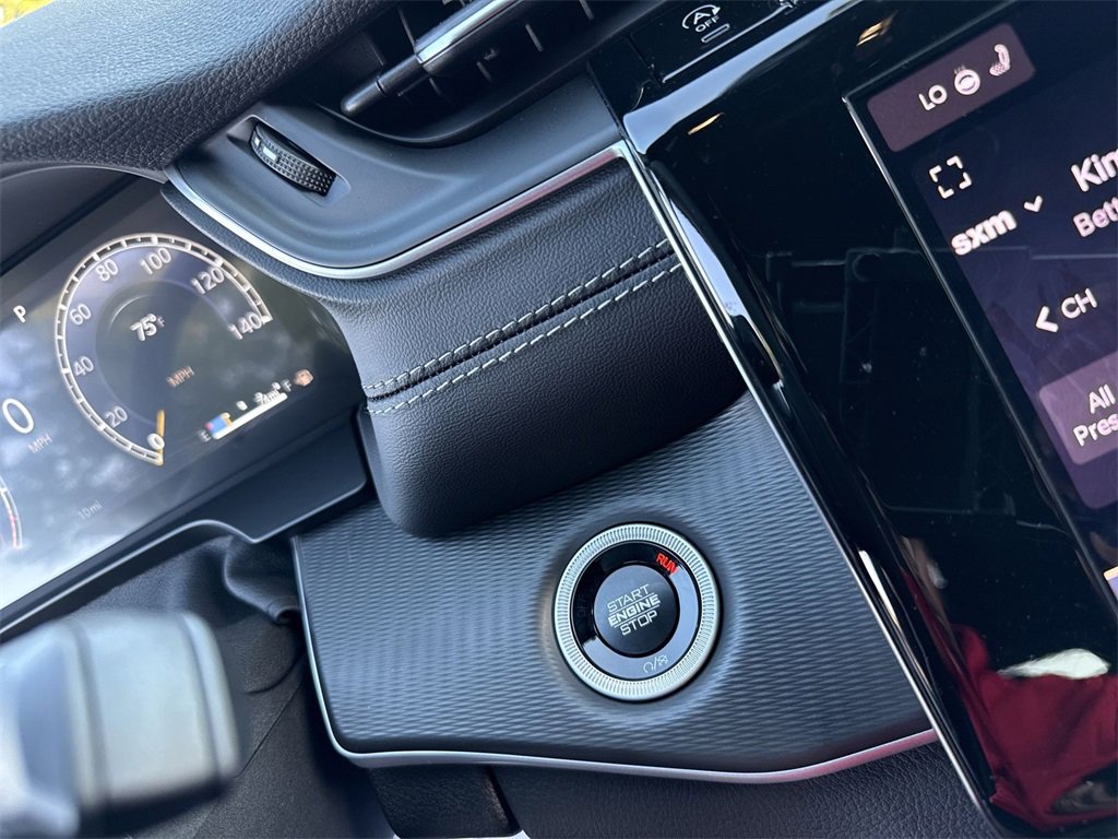 New 2025 Jeep Grand Cherokee L Laredo w/ Luxury Tech Group I image 20