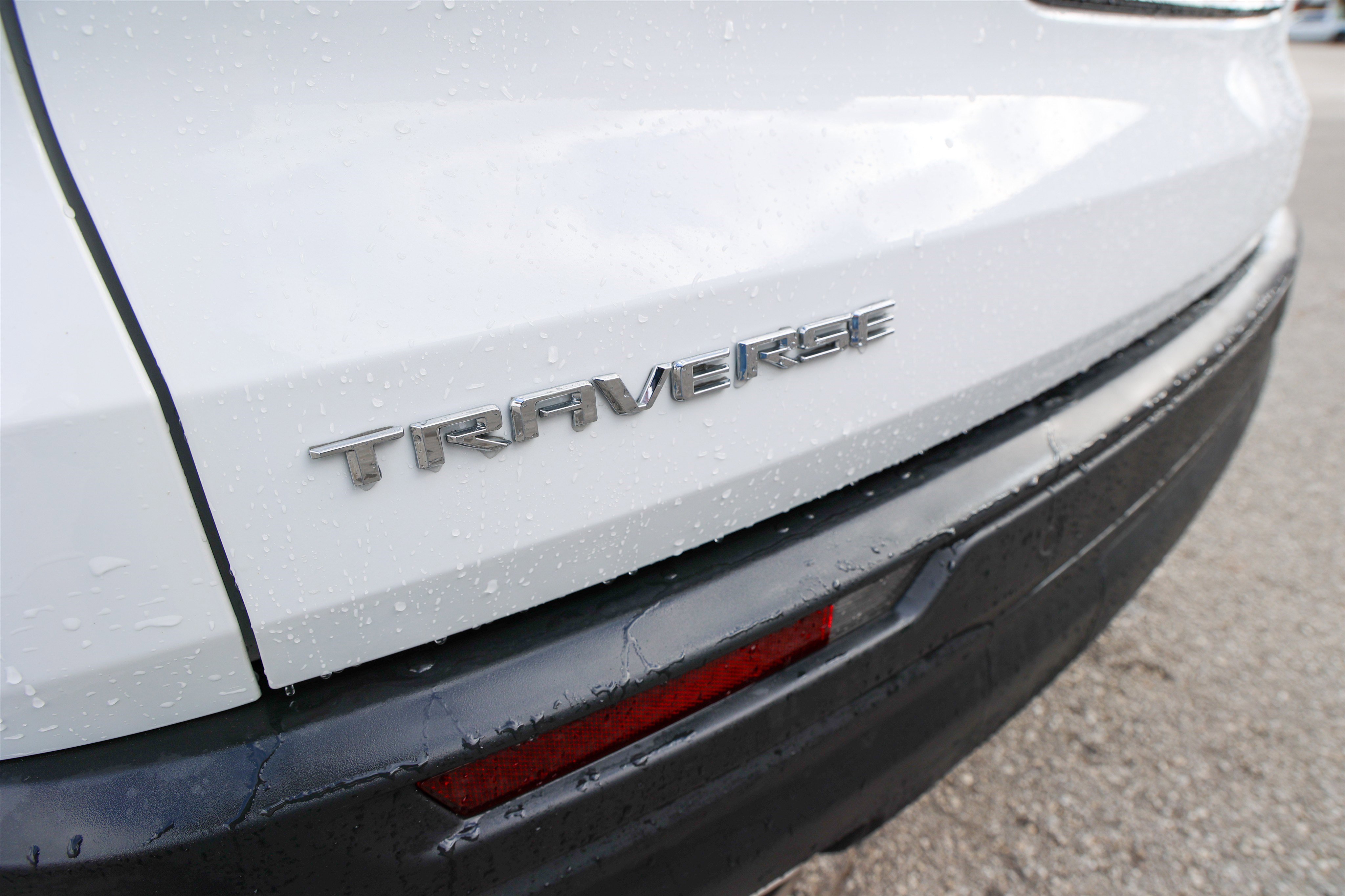 Used 2024 Chevrolet Traverse LS image 11