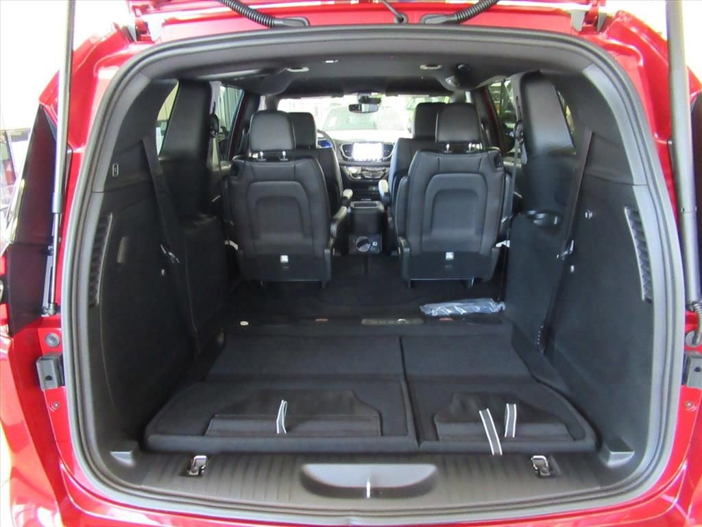 New 2026 Chrysler Pacifica Select image 13