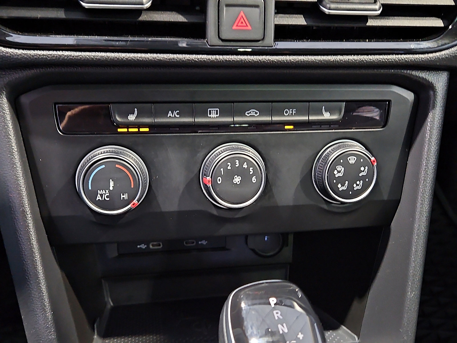 Used 2022 Volkswagen Taos SE image 14