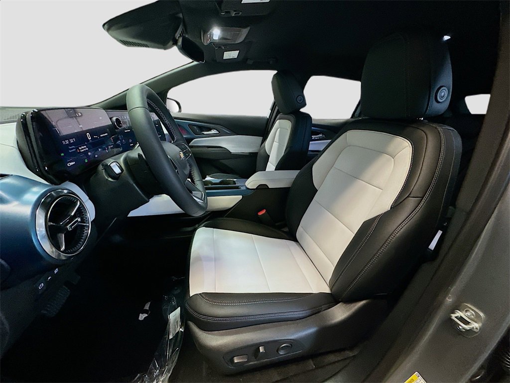 New 2026 Chevrolet Equinox EV LT image 23