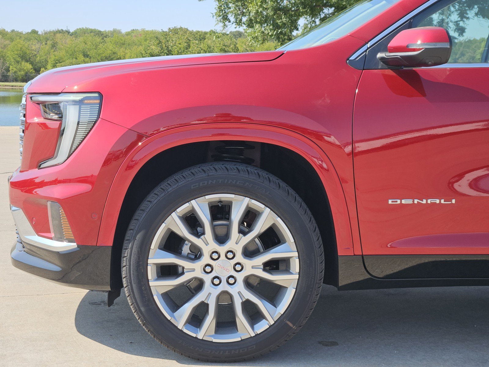 New 2027 GMC Acadia Denali FWD image 6