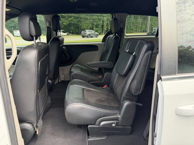 Used 2020 Dodge Grand Caravan SXT FWD image 13