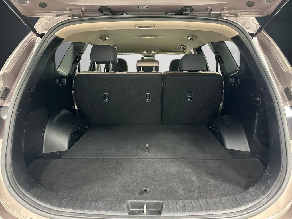 Used 2019 Hyundai Santa Fe SEL FWD image 12