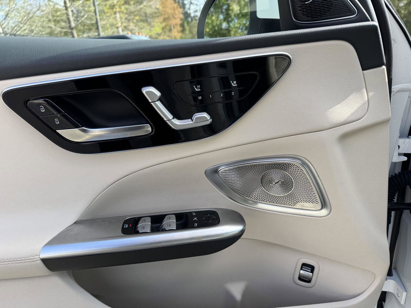 Certified 2025 Mercedes-Benz C 300 Sedan image 6