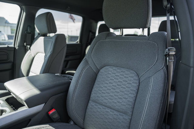 New 2026 RAM 1500 Express AWD/4WD image 44