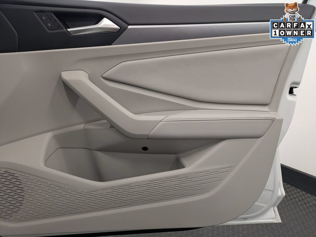 Used 2024 Volkswagen Jetta SE w/ Panoramic Sunroof Package FWD image 33