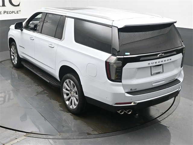 New 2026 Chevrolet Suburban Premier image 20