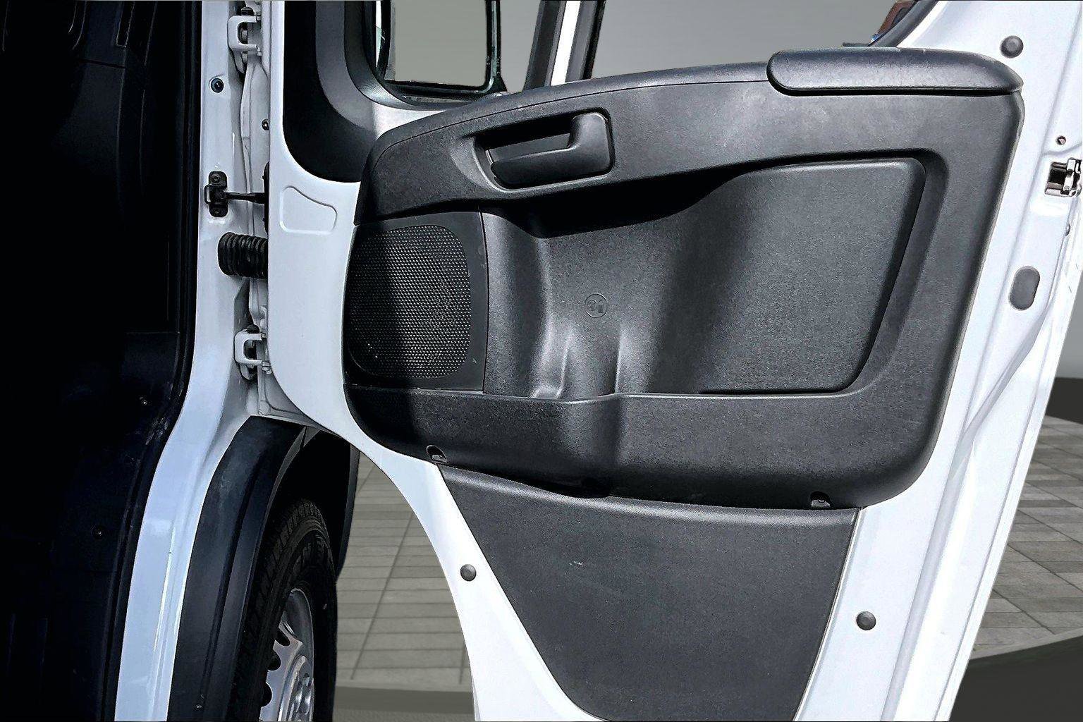 Used 2025 RAM ProMaster 2500 w/ Convenience Group image 25