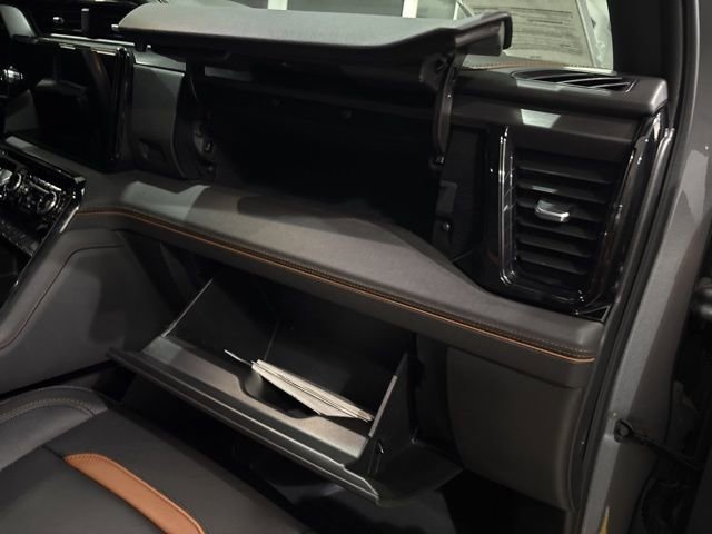 Used 2024 GMC Sierra 2500 AT4 w/ Technology Package image 32