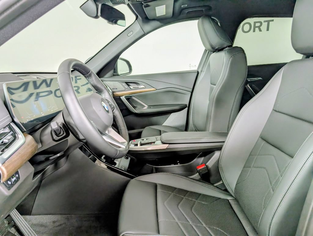 New 2026 BMW X1 xDrive28i w/ Technology Package AWD/4WD image 2