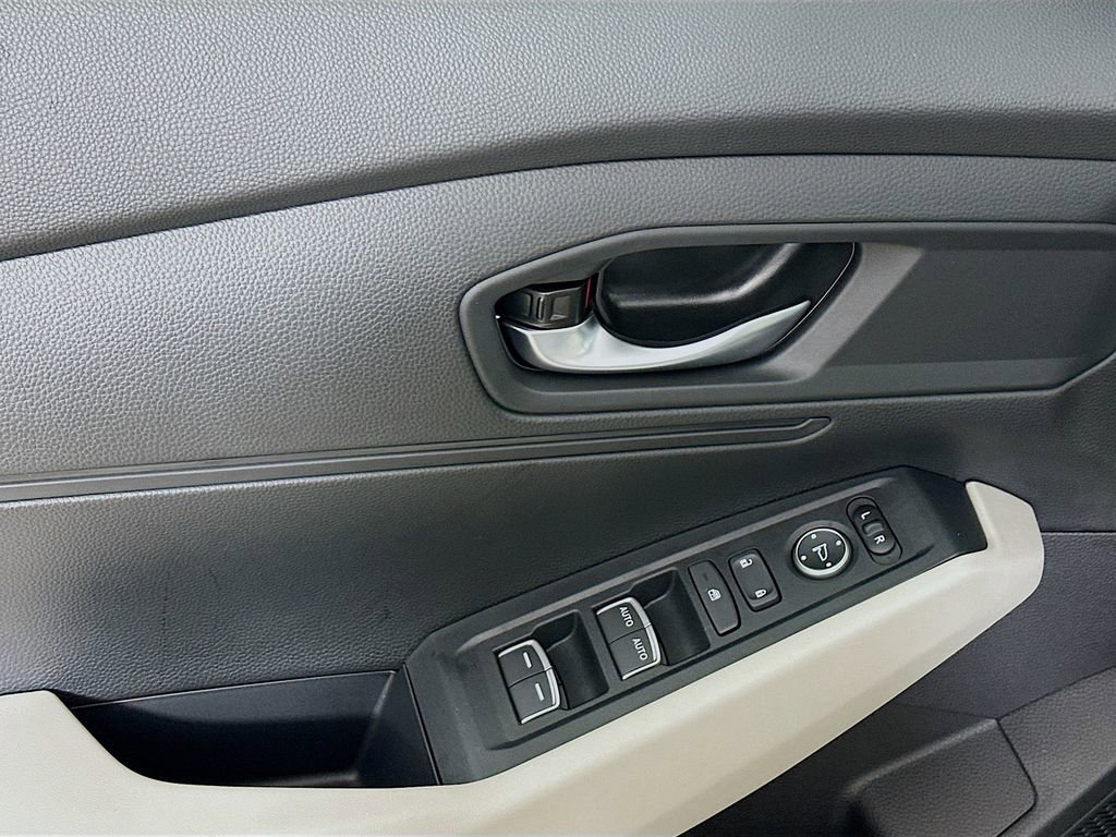 Certified 2025 Honda Accord LX image 21