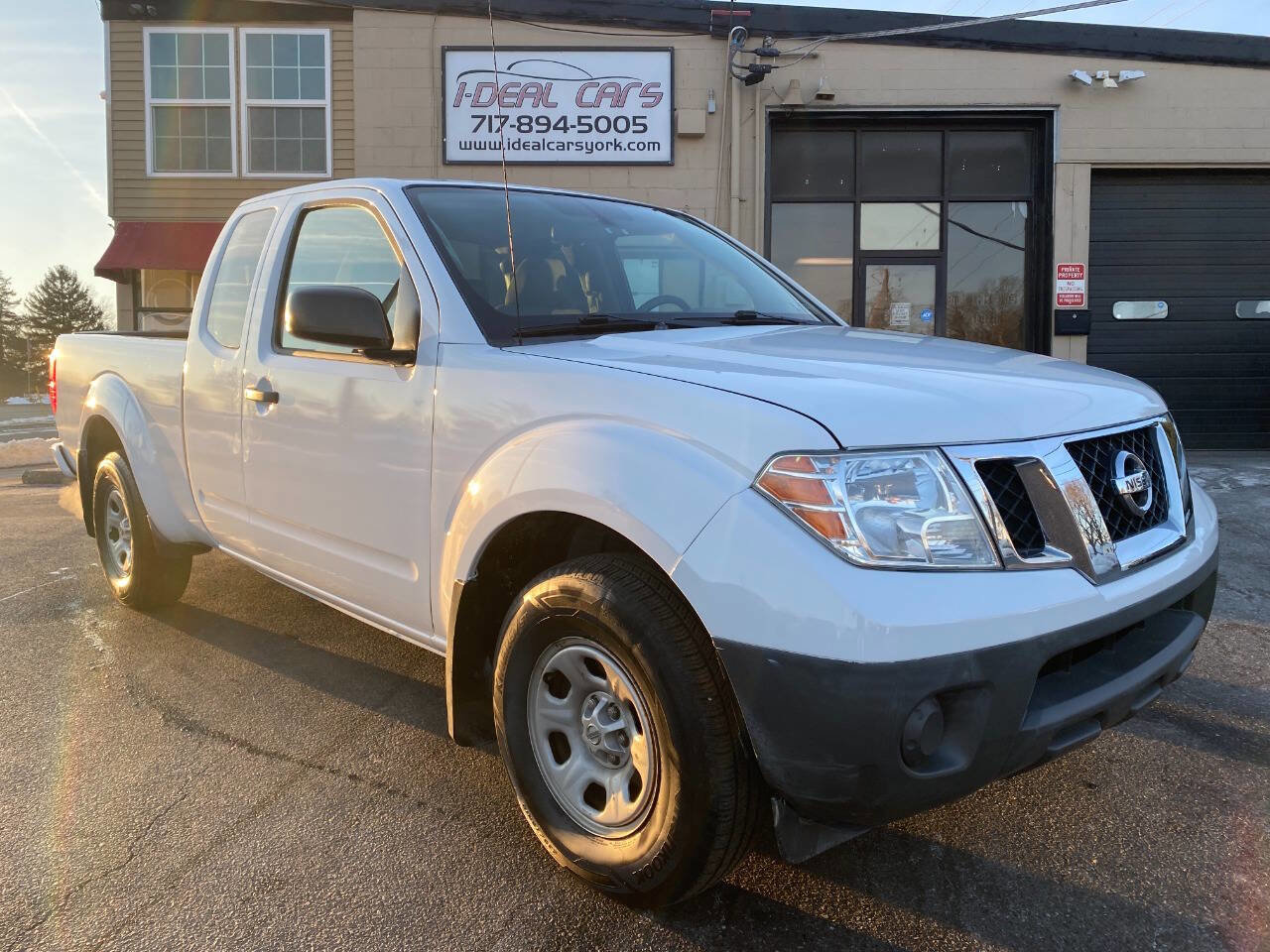 Used 2018 Nissan Frontier S image 1