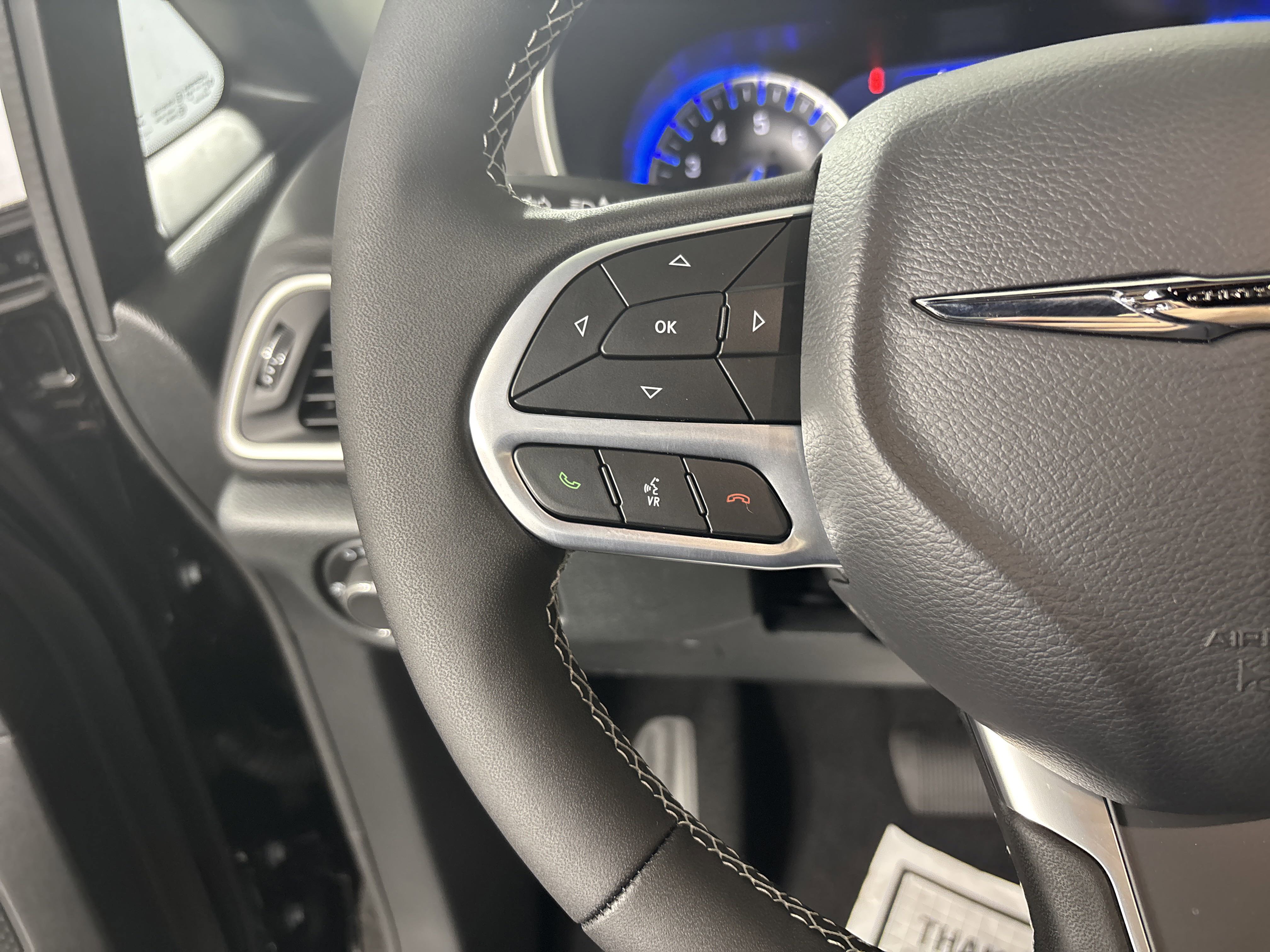 New 2025 Chrysler Voyager LX image 14