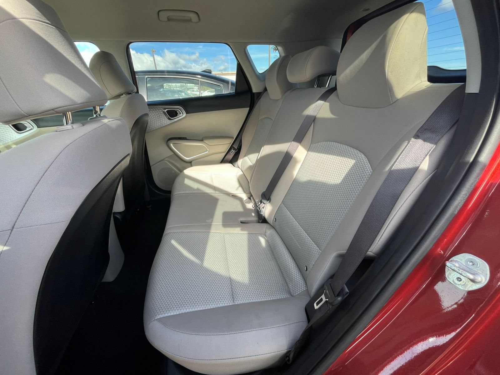 Used 2025 Kia Soul LX w/ LX Technology Package FWD image 23