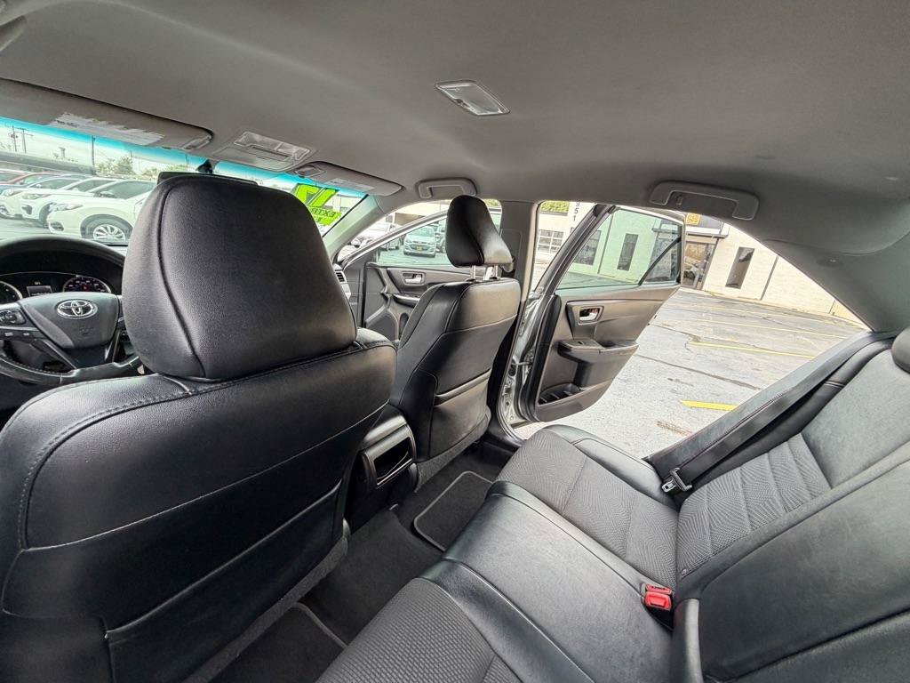 Used 2017 Toyota Camry SE FWD image 17
