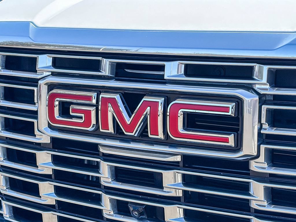 Used 2025 GMC Yukon Denali w/ Sun & Power Step Package AWD/4WD image 15