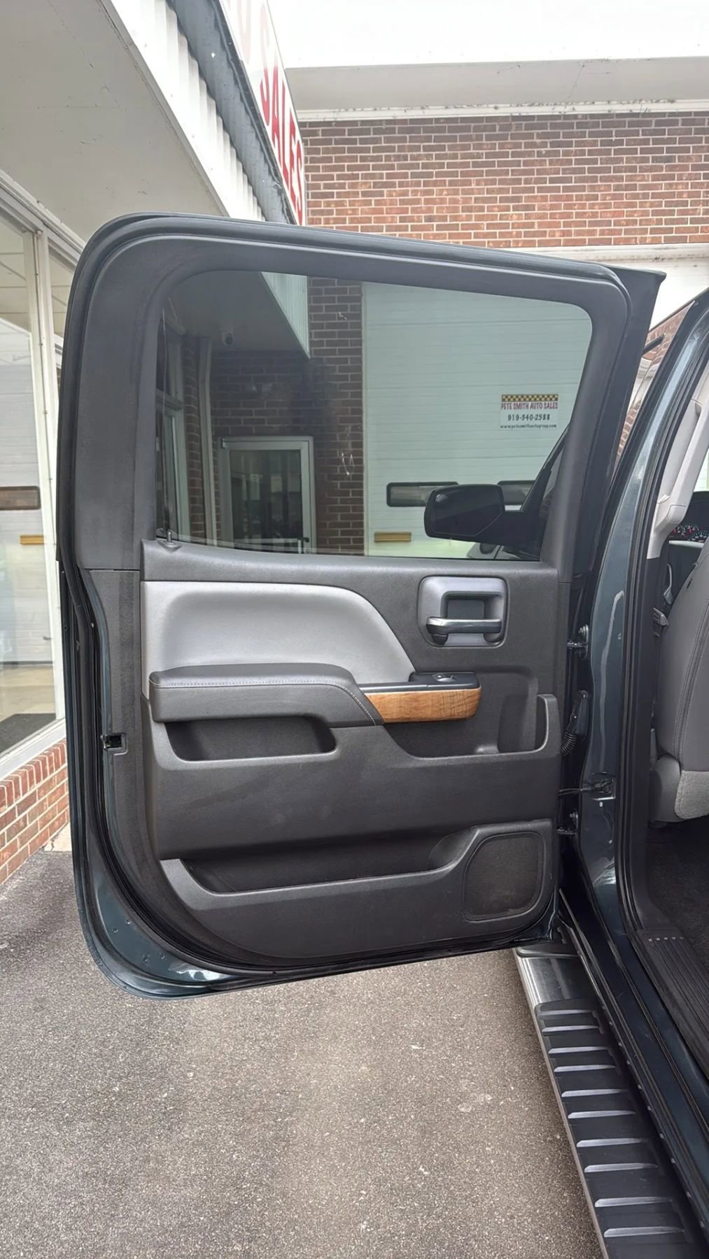 Used 2017 Chevrolet Silverado 1500 LTZ w/ LTZ Plus Package image 28